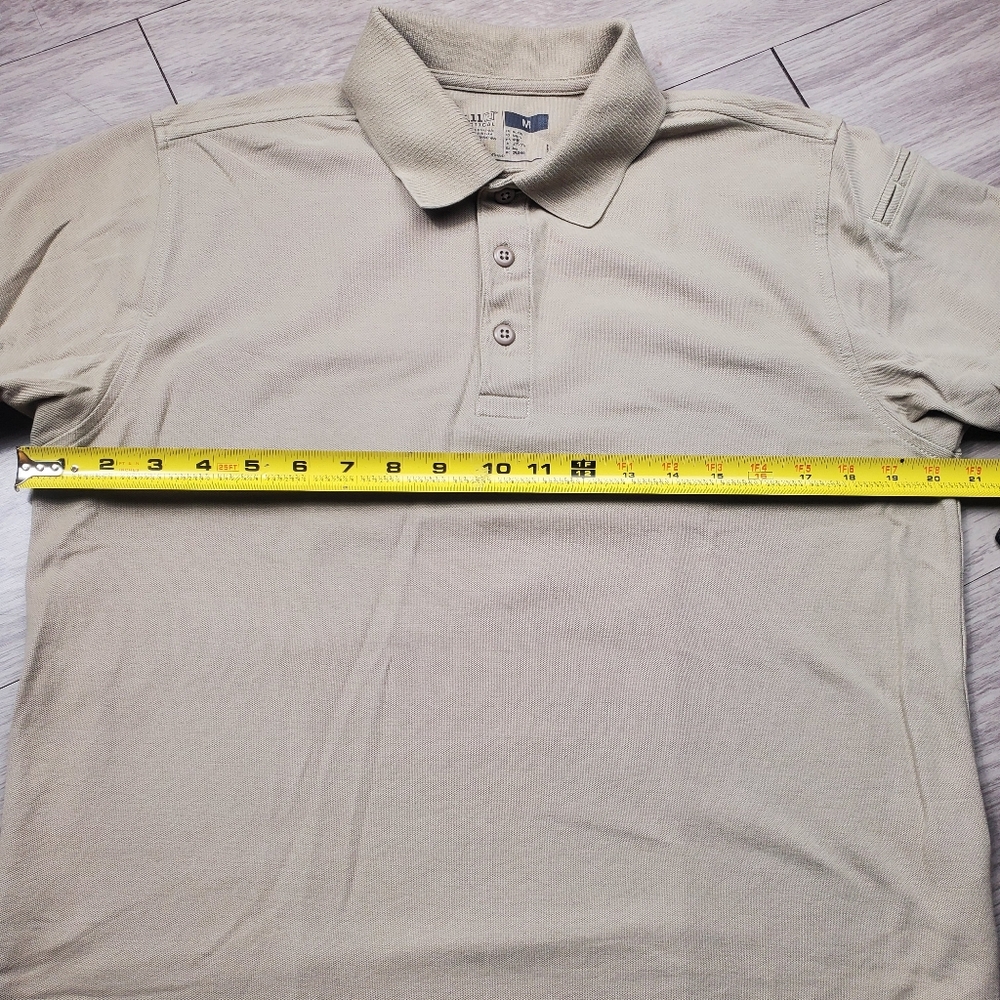 5.11 tactical Polo Shirt Tan Beige Mens Medium Short Sleeves EUC - Picture 4 of 9